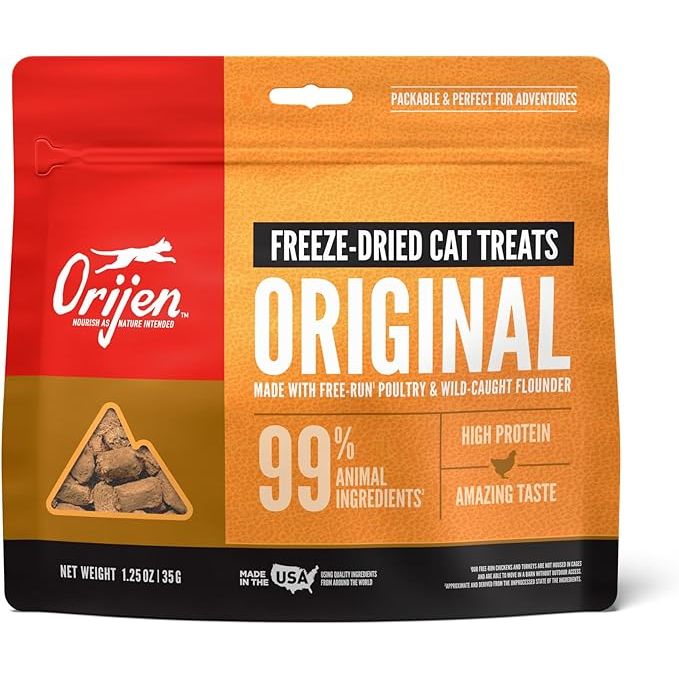 ORIJEN Original Freeze Dried Cat Treats are a premium, high-quality treat for your feline companion. These treats are grain-free and made with raw animal ingredients, including free-run chicken and turkey, wild-caught fish, and cage-free eggs. This ensures that your cat is getting a diet that closely resembles what they would eat in the wild.