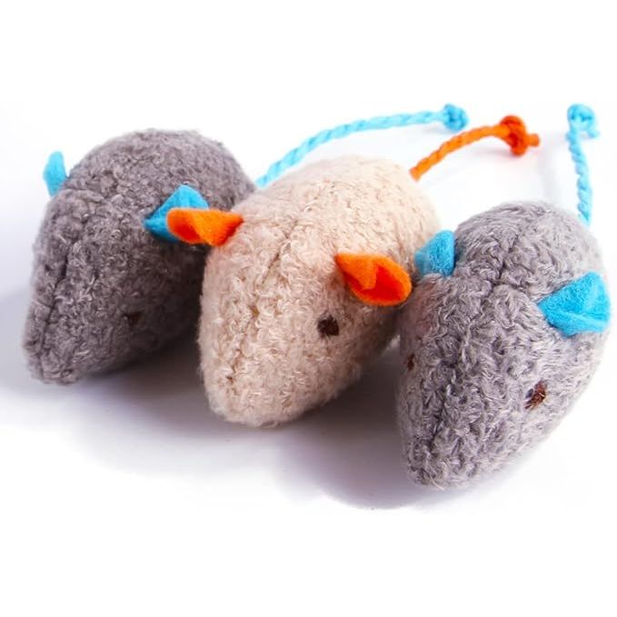 The Q.Y.HOME Cat Toy Interactive Toy is a set of three plush mouse-shaped toys designed for small breeds of cats. These toys provide interactive and engaging play opportunities for your feline friend, helping to keep them mentally stimulated and active.