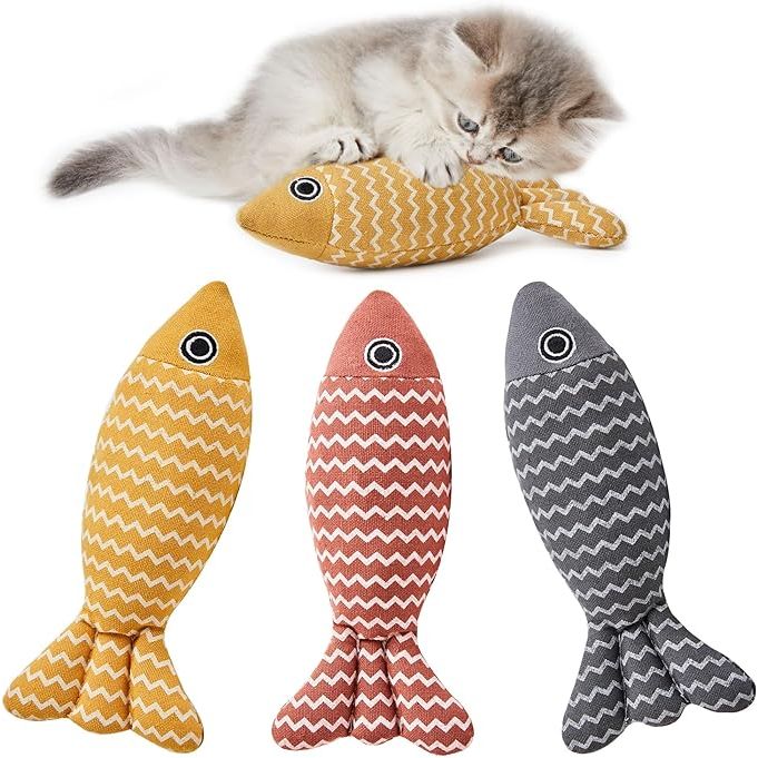 The Potaroma Cat Toys Fish set includes 3 pieces of crinkle sound catnip toys made of soft linen material. These interactive kitten exercise kicker toys are designed for indoor cats, measuring 7.8 inches in length, making them suitable for cats of all breeds.