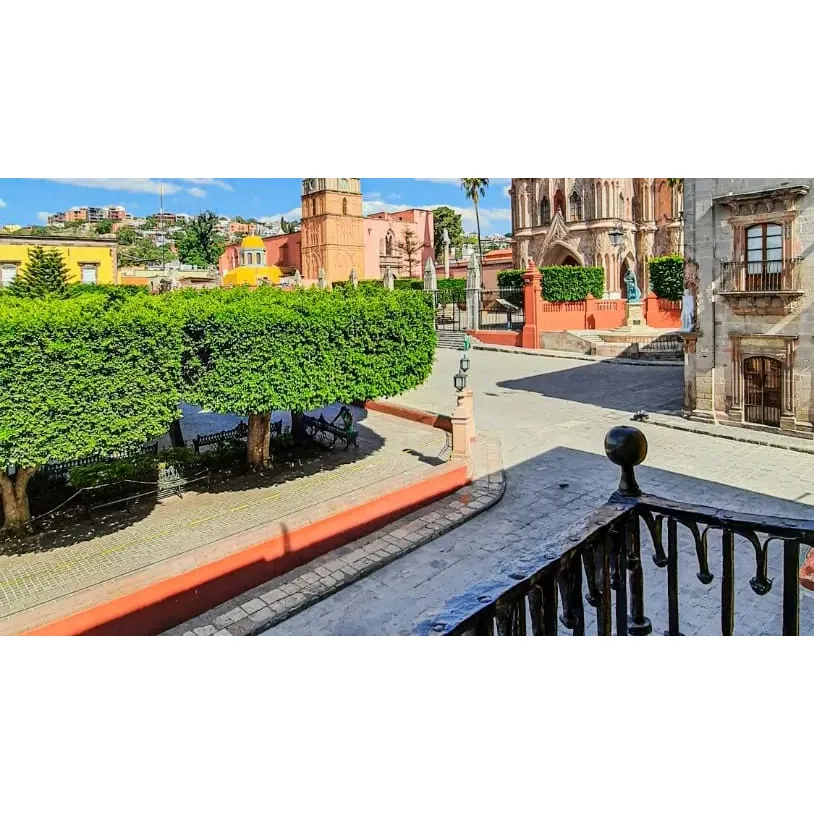 For an experience that places you right at the heart of San Miguel de Allende's charm, with an enthusiastic team ready to enhance your stay, Hotel del Portal awaits your next visit. Description by ChatGPT.