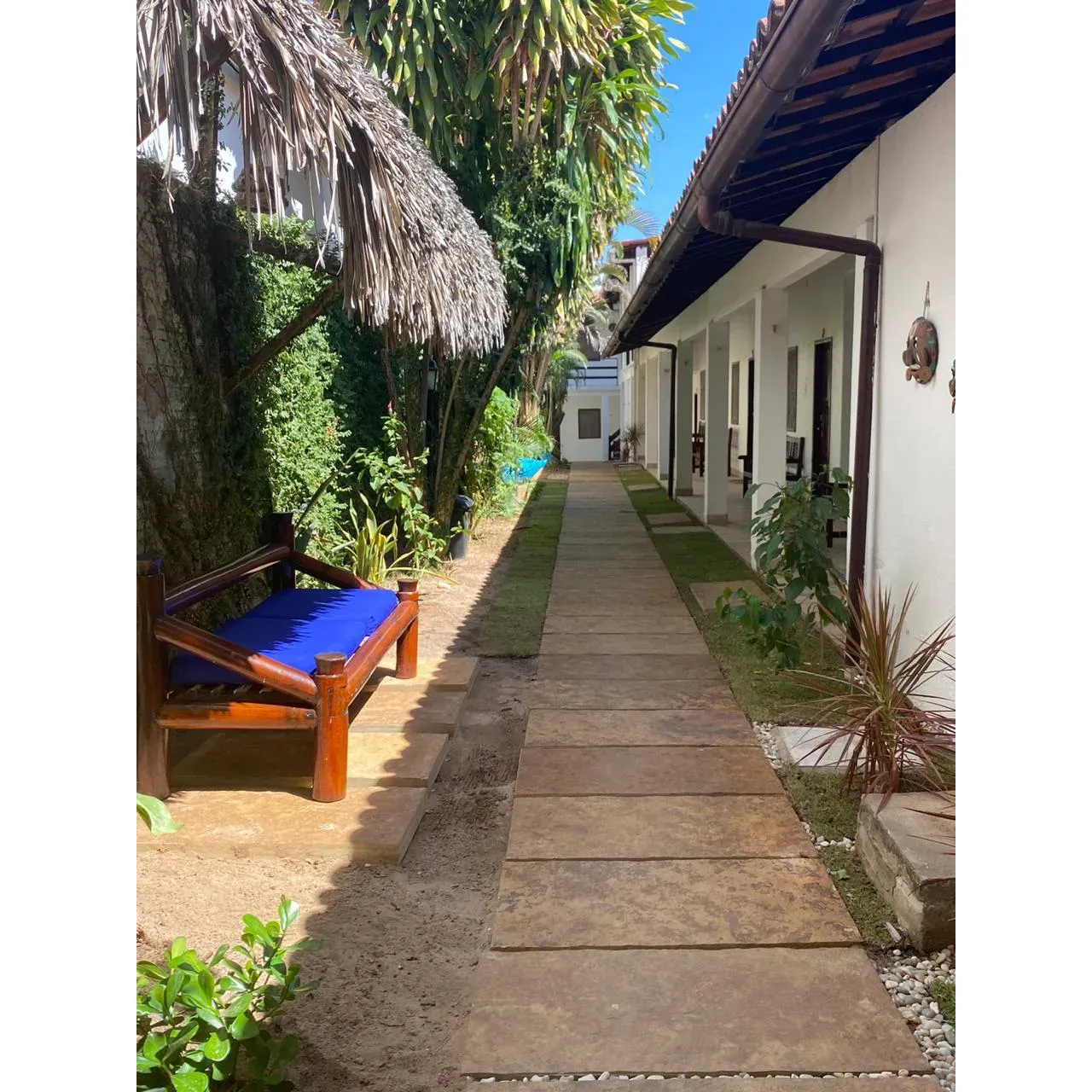 The guesthouse shines not only for its amenities and services but also for its unbeatable location. Just 300 meters from the beach and within proximity to the town center, Pousada Pedra Furada is a choice selection for those looking to balance relaxation with the exploration of local culture and attractions.