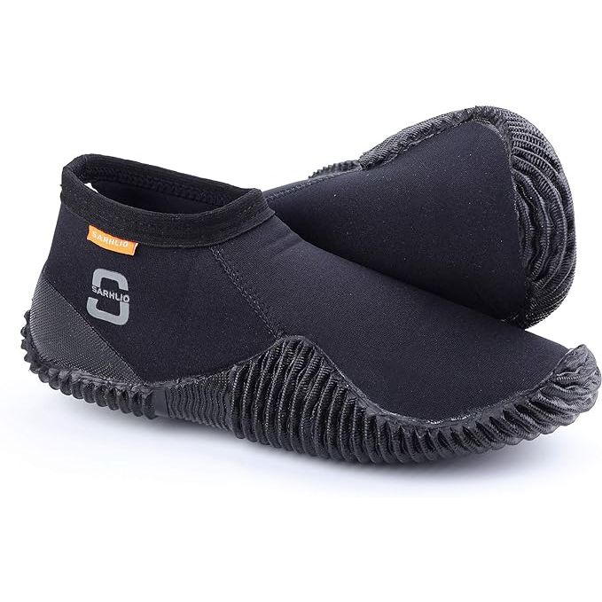 Neoprene Dive Boots 3mm are specifically designed footwear for various water sports activities such as scuba diving, snorkeling, kayaking, wakeboarding, and beach sports. Made from high-quality neoprene material, these dive boots offer thermal insulation and protection for your feet while underwater.