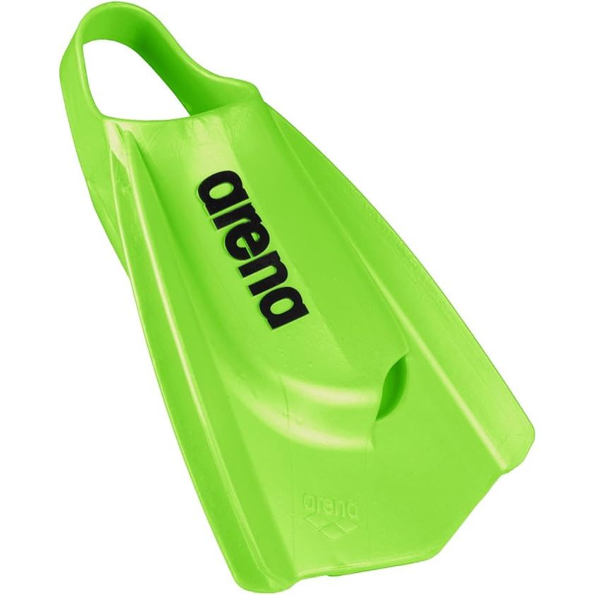 The Arena Unisex Adult Powerfin Pro Swim Training Fins are premium silicone short blade flippers designed for both men and women. These fins feature a left-right custom design for a comfortable and secure fit, allowing for optimal performance in the water. Available in sizes ranging from 4.5 to 13.