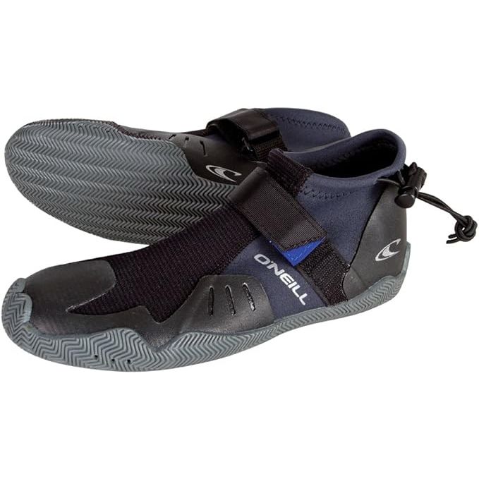The O'Neill Wetsuits Men's Superfreak Tropical 2mm Rt Booties are designed to provide excellent protection and performance for surfers. These booties are 2mm thick, making them perfect for warmer water conditions. They feature a round toe design for increased comfort and mobility while on the water.