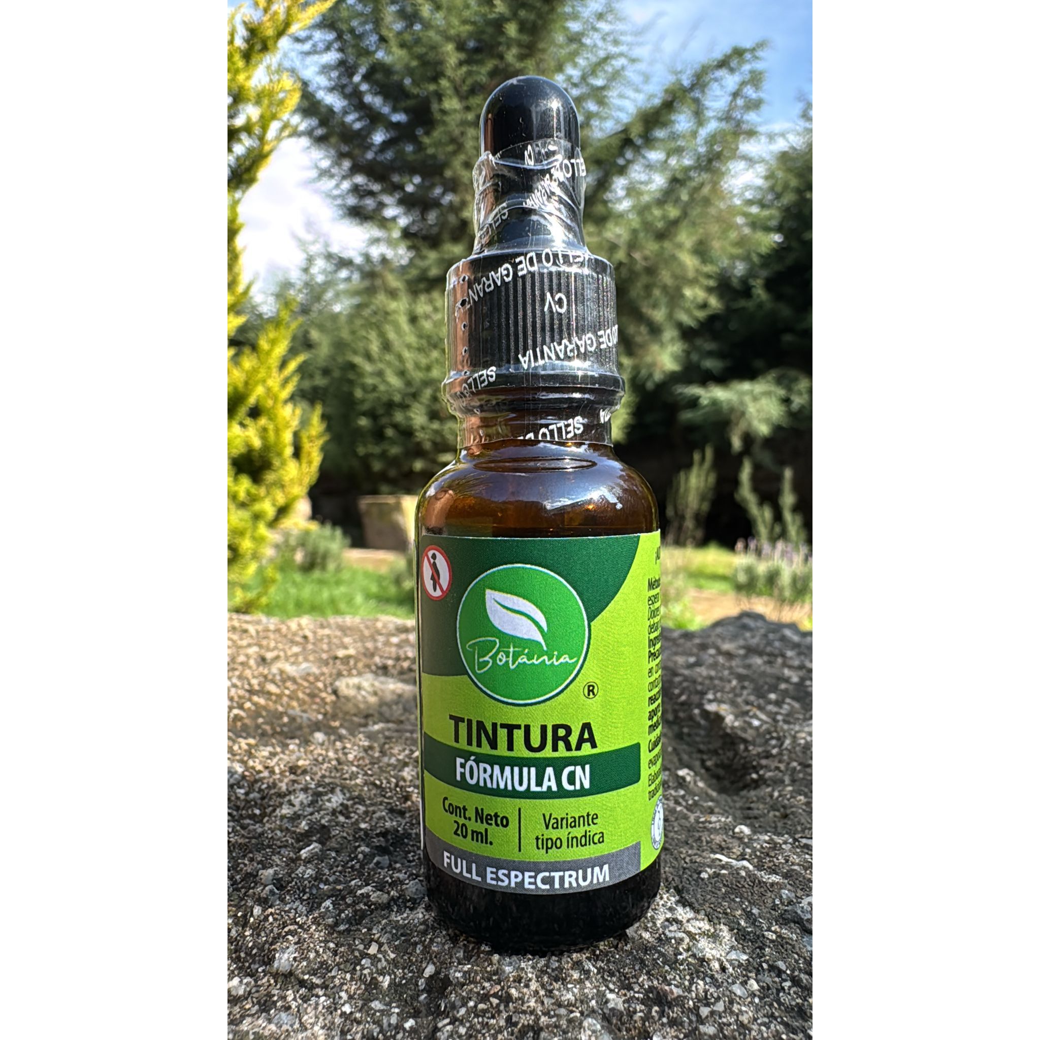 Discover the power of RIC'S ESSENTIAL OIL, PRESSED IN COLD! This exceptional oil is designed to give you a healthy and balanced experience, taking advantage of all the benefits of nature's essential oils.