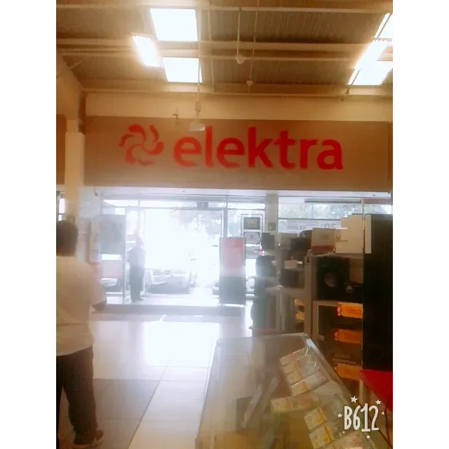 Elektra Las Armas is a convenient and accessible financial services outlet where many customers find satisfaction in their banking experience. With its prime location, it serves as a reliable spot for individuals to conduct their financial transactions such as procedures, withdrawals, and deposits efficiently. The outlet is appreciated for its relatively quick checkout process, attributed to the generally low number of people in queues, allowing for a smooth and swift visit to the branch. 

Customers often highlight the friendliness of the staff and the overall good service they receive. The team’s approachable demeanor contributes to a positive atmosphere where clients feel welcomed and well-assisted. Patrons have noticed that the majority of the employees demonstrate commendable customer service skills, which contributes to the branch's reputation for good service. 

Furthermore, Elektra Las Armas is known for accommodating the needs of various business groups that frequent the outlet for their transactions, reflecting its ability to handle high-volume operations. Regular updates and attention to operational efficiency are indicative of the branch’s commitment to meet its customers' needs effectively. With its team of dedicated staff, Elektra Las Armas continues to serve as a go-to destination for those seeking a range of financial services with a personal touch. Description by ChatGPT.