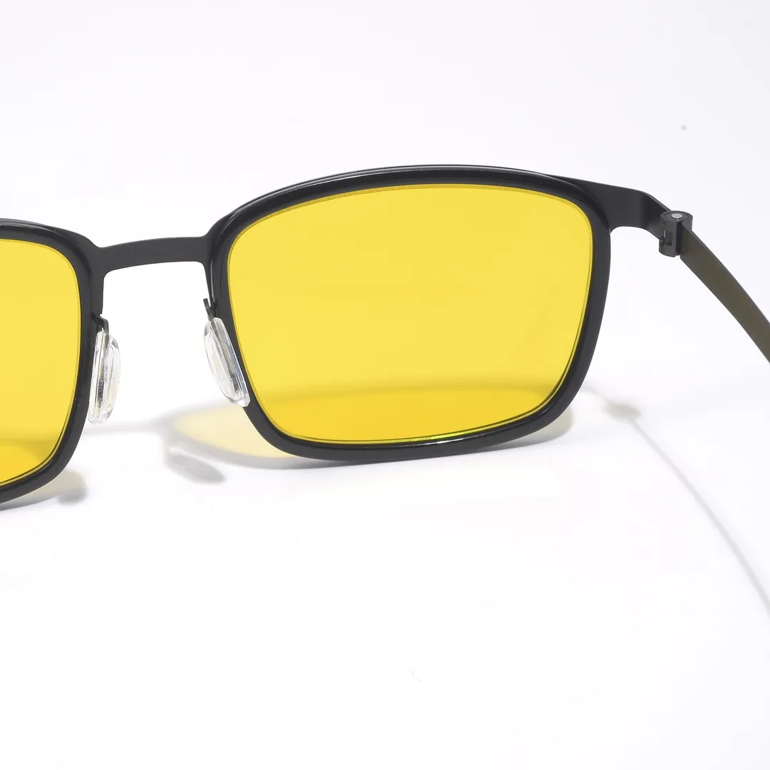 Enhanced Mental Performance
By selectively filtering out the most damaging blue light while preserving essential violet and cyan wavelengths, Golden Glo glasses help maintain your natural daytime alertness and mental energy, without compromising on performance.