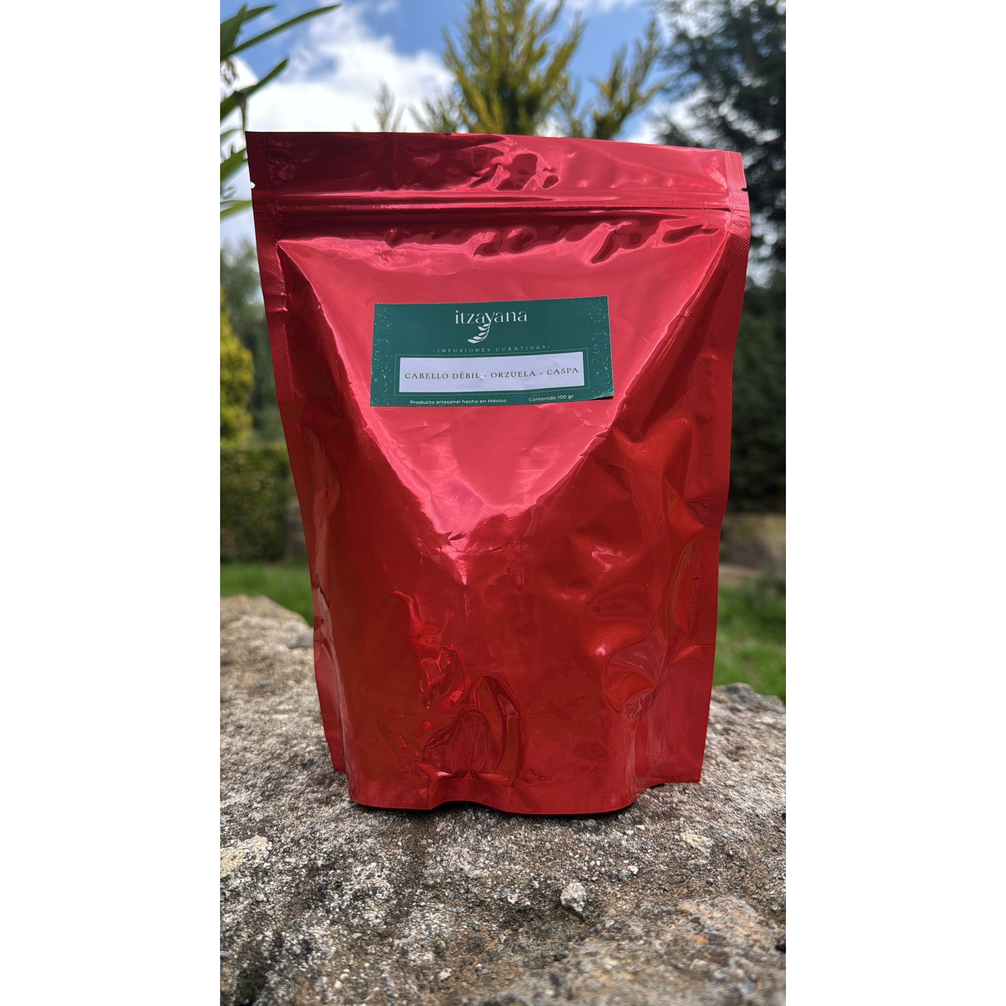 Discover the ORZUELA CASDALE INFUSION FOR WEAK HAIR, an artisanal blend created with 100% natural ingredients by talented Mexican artisans! This elixir not only revitalizes your hair, but also honors the tradition and wisdom of our roots.