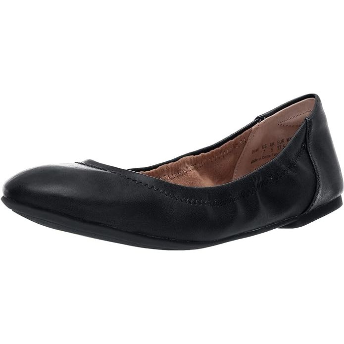 The Amazon Essentials Women's Belice Ballet Flat is a classic and versatile shoe that is perfect for everyday wear. With a simple and elegant design, these ballet flats can easily be dressed up or down to suit any occasion. Made from a durable synthetic material, these shoes are comfortable and long-lasting.