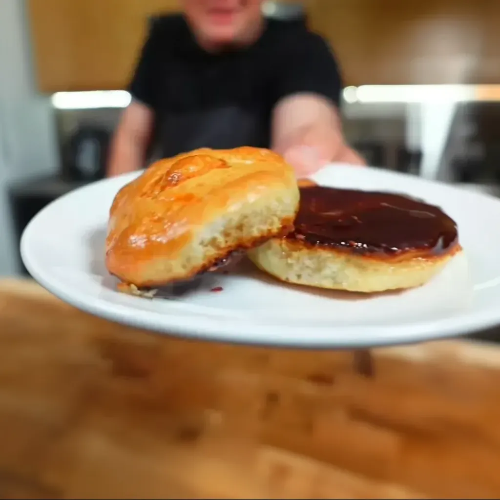 Bisquetes con Mermelada (Mexican Biscuits with Marmalade) image