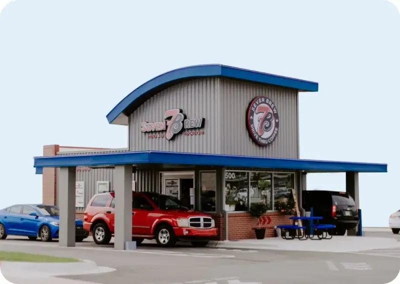 7 Brew Coffee is revered for its remarkable service speed, making it a standout choice for those looking for quick yet quality coffee on the go. Often hailed as the epitome of drive-through coffee shops, this establishment takes pride in delivering your favorite beverages with astonishing efficiency — typically within 2 to 3 minutes, even during the busiest of times.