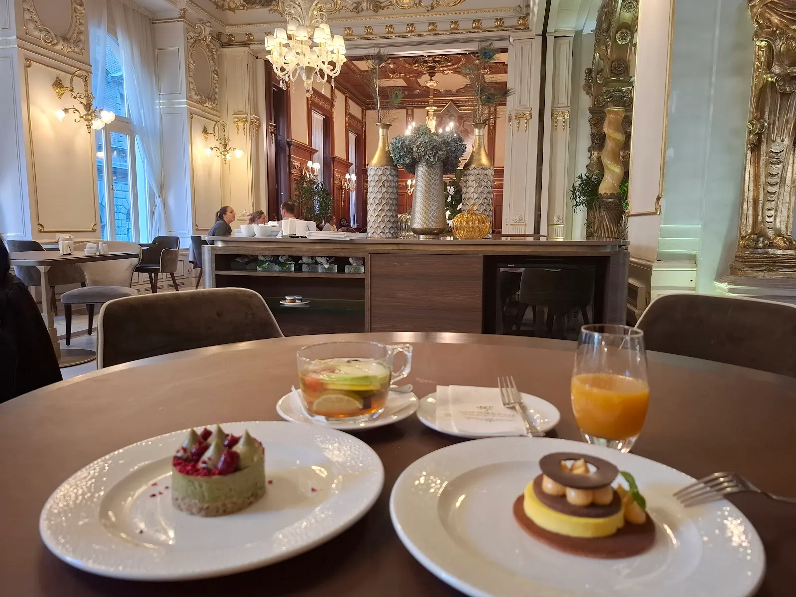 Service at the café mirrors the quality found in its food and drink, with attentive servers who blend courtesy with swiftness, ensuring that from the moment guests take their seats, their dining experience is seamless, from the first sip to the last bite.