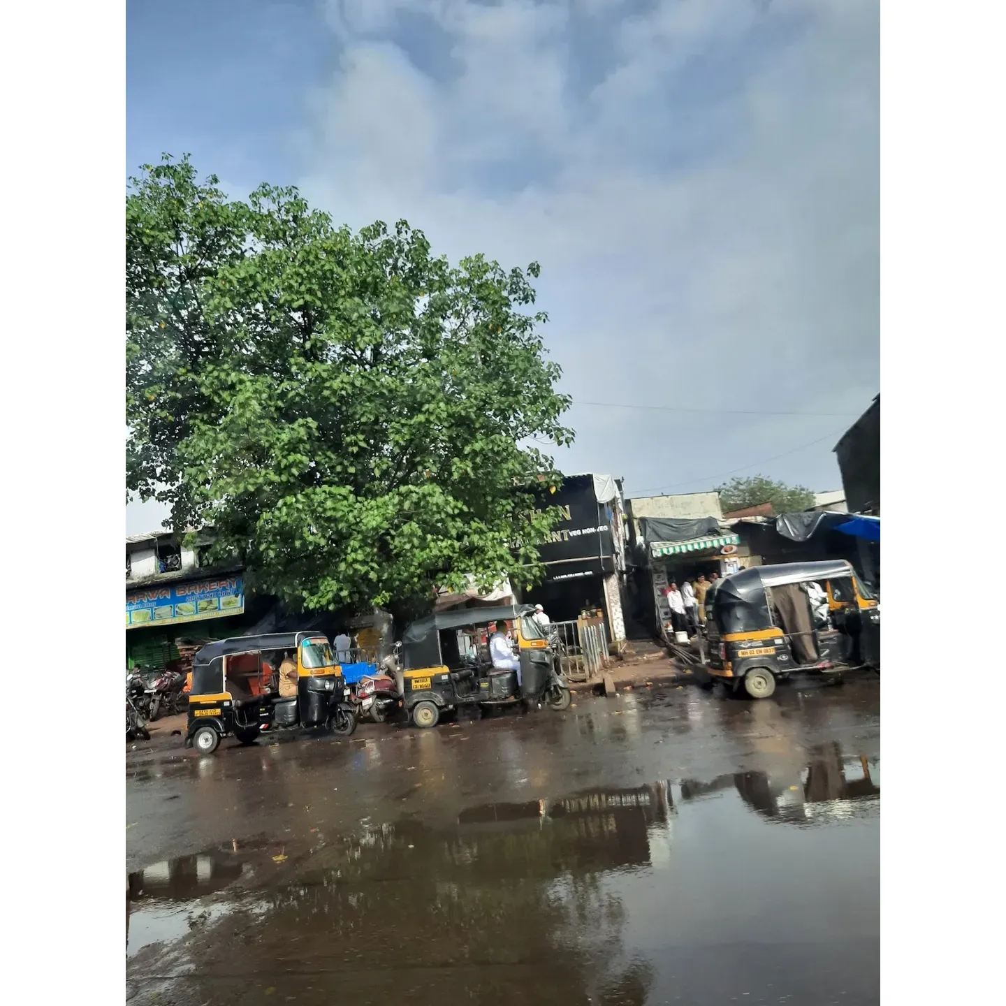 Lal Bahadur Shastri Marg is a major road in Maharashtra, India, named after the former Prime Minister of India, Lal Bahadur Shastri. It is a well-maintained and busy thoroughfare that connects various important locations in the city. The road is lined with shops, restaurants, and residential buildings, making it a bustling hub of activity.

Lal Bahadur Shastri Marg is known for its convenient access to public transportation, including bus stops and local train stations. It is a key route for commuters traveling to and from different parts of the city. The road is also home to a number of schools, hospitals, and government offices, making it a vital artery for the local community.

Overall, Lal Bahadur Shastri Marg plays a crucial role in the daily lives of residents in Maharashtra, providing a vital link between various neighborhoods and commercial areas. Its namesake, Lal Bahadur Shastri, was a highly respected leader in Indian history, and the road named in his honor serves as a reminder of his contributions to the country. Description by ChatGPT.