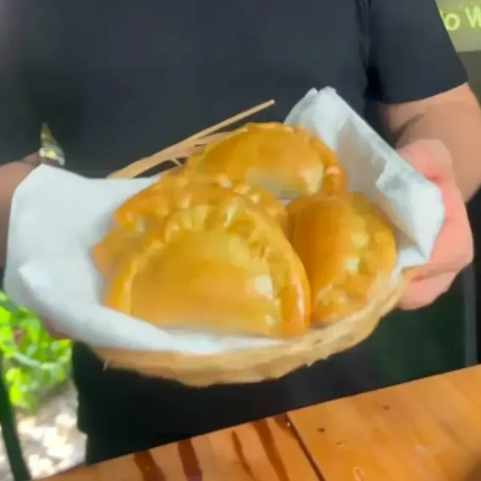 Empanadas de Piña (Pineapple Empanadas) image