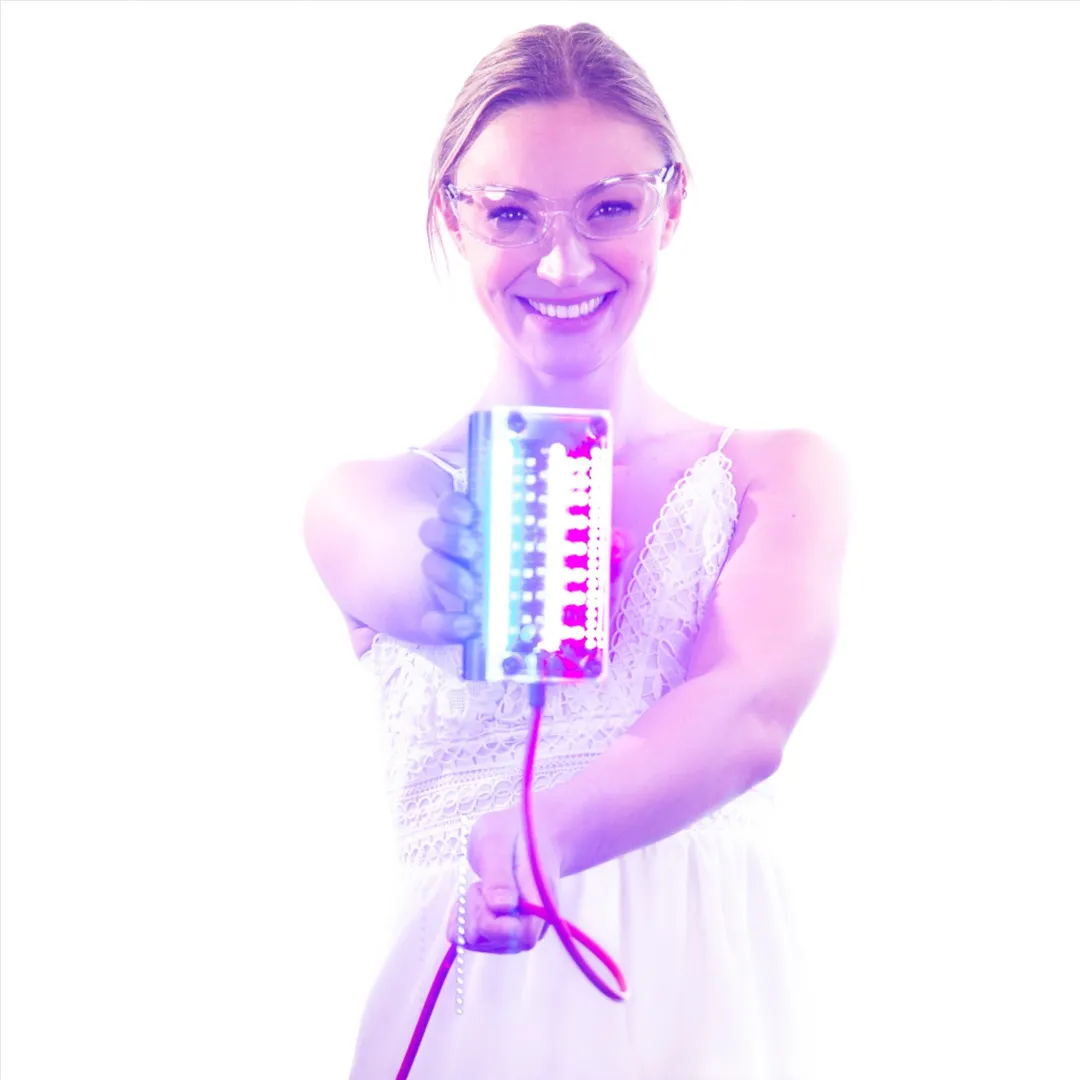 Sunlight Simulation
Lux Vital replicates the warmth and energizing effect of natural sunlight, providing a relaxing experience that boosts energy levels and mood, particularly beneficial during long, dark winters.