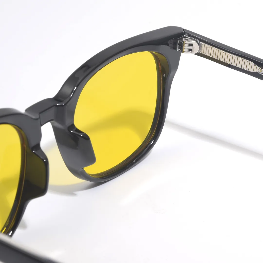 Key Features
Advanced Blue Light Filtering: Golden Glo lenses are engineered to block harmful shortwave blue light (430-450nm) emitted by screens, which is known to cause digital eye strain and fatigue. Unlike traditional blue blockers, these lenses allow beneficial violet and cyan light to pass through, supporting optimal opsin stimulation for a healthy circadian rhythm.