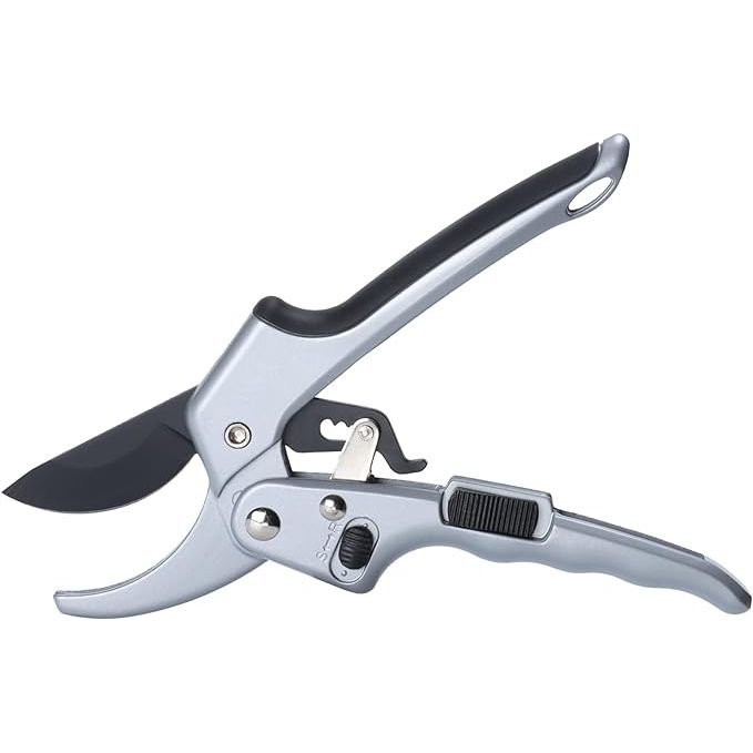 Our German-style gardening hand shears are not only well-made and easy to use, but they are also a versatile tool for pruning a variety of plants, including fruit trees. Whether you have carpal tunnel syndrome, arthritis, or small hands, these shears are designed to provide a comfortable cutting experience.