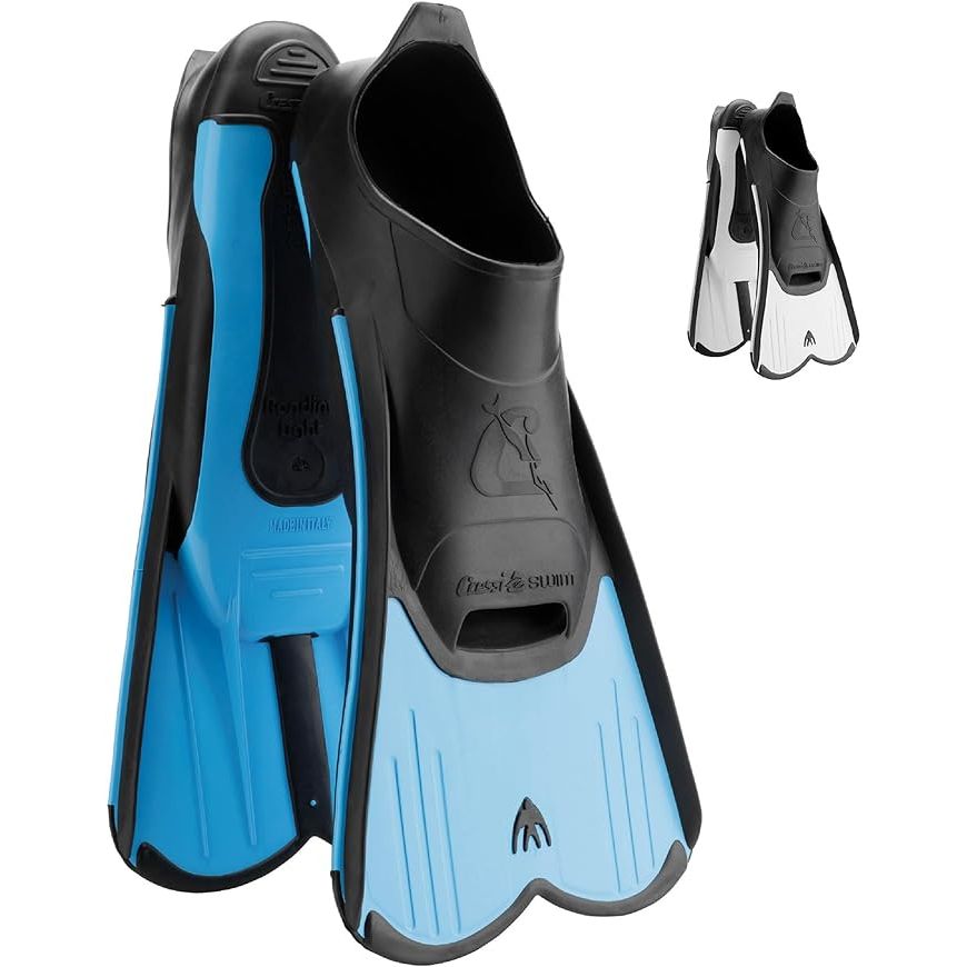 Cressi Short Full Foot Pocket Fins are high-quality swimming fins designed for use in the pool or the sea. These fins are made in Italy, ensuring the highest levels of craftsmanship and durability. They are lightweight, making them easy to use and perfect for training or casual swimming.