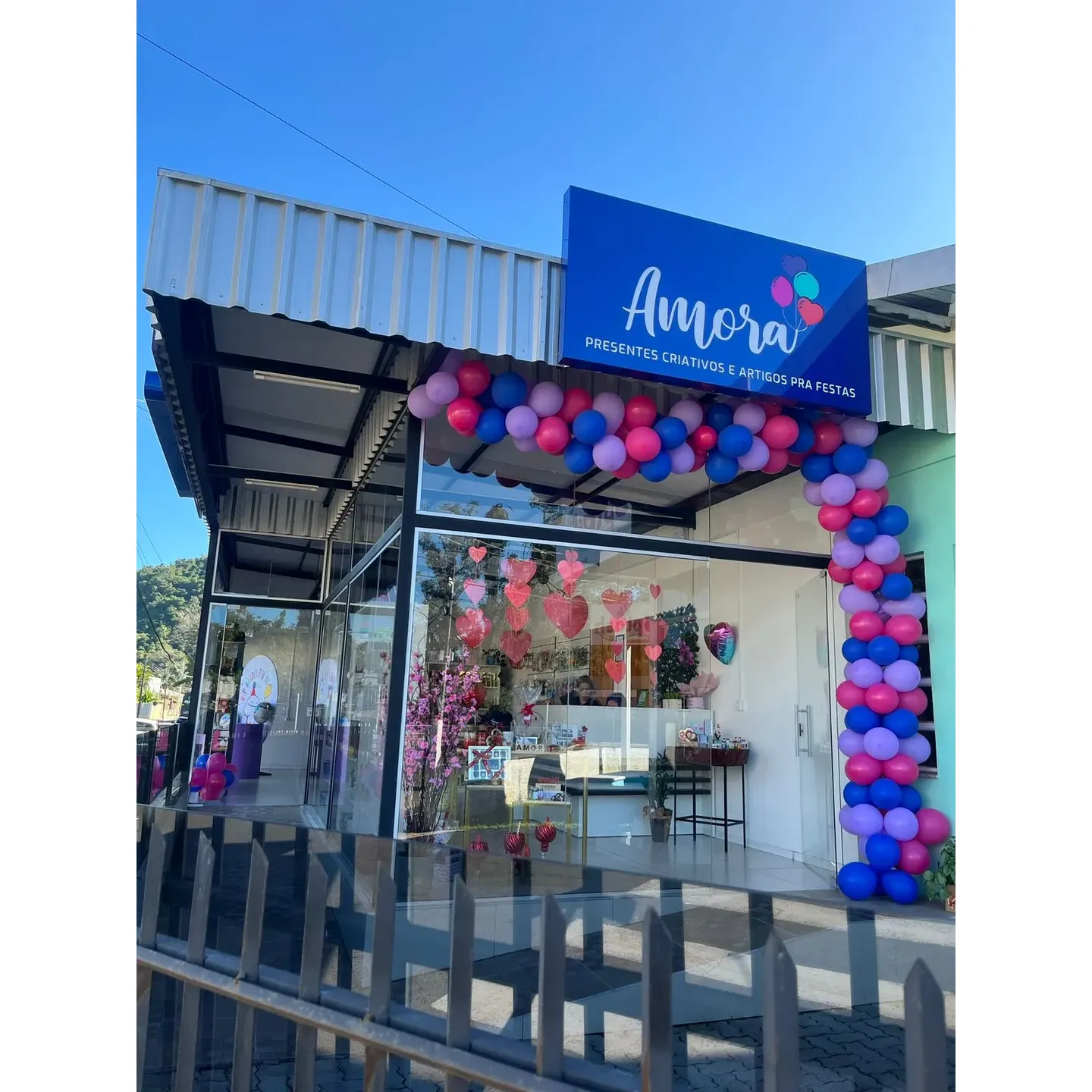 With a reputation for excellence and a heartfelt endorsement from its clientele, Amora Presentes e Artigos para Festa is a beloved community gem where every visit is sure to result in finding just what you need to turn any occasion into a memory worth cherishing. Description by ChatGPT.