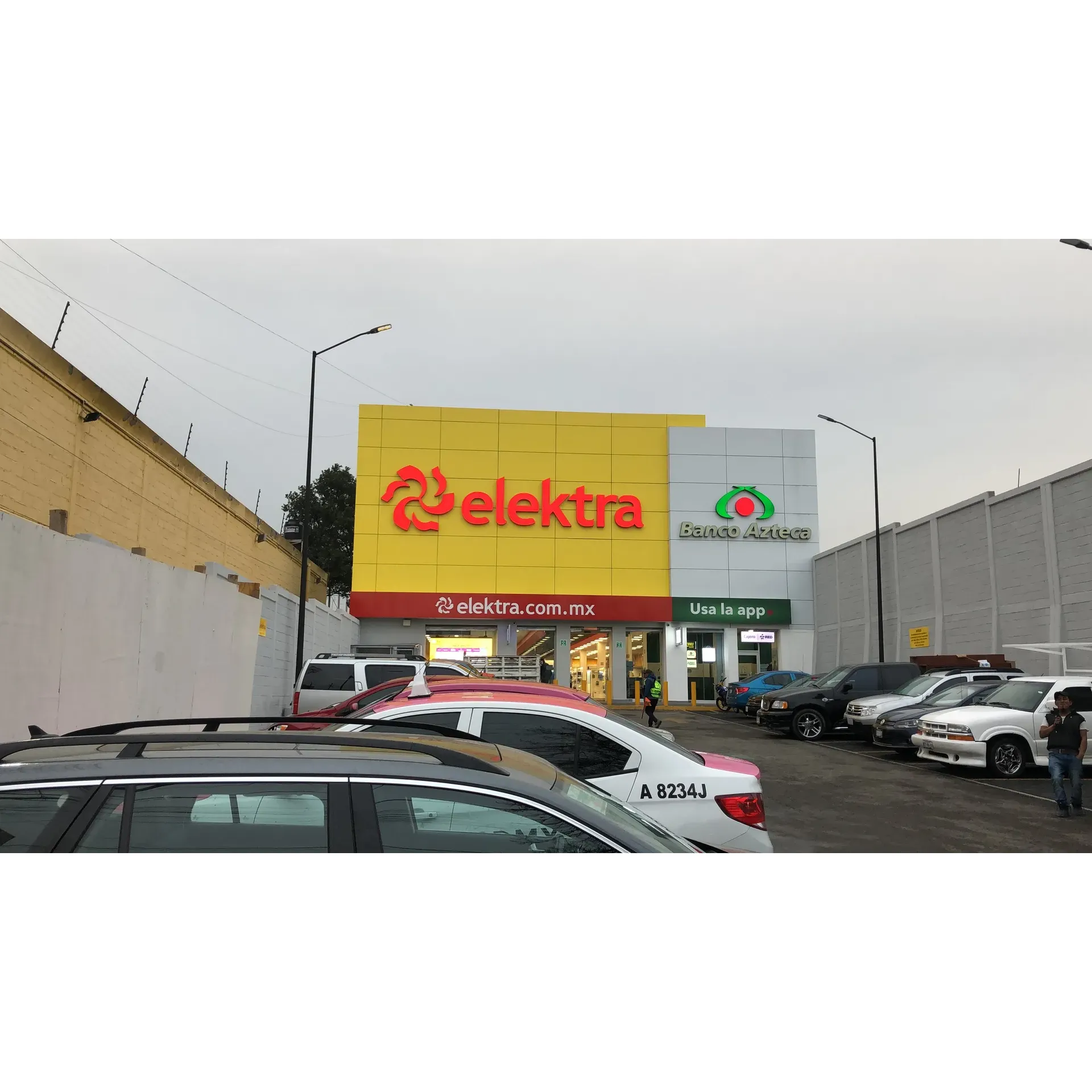 Elektra San Pedro Mártir is a dedicated retailer that specializes in a diverse range of appliances, catering to the needs of locals looking to enhance their home experience with new and up-to-date equipment. Customers frequently compliment the helpfulness of the staff, who are known for their attentiveness and eagerness to assist in finding the perfect item to fit any home or lifestyle need. Shoppers at Elektra San Pedro Mártir consistently report great satisfaction with the level of service provided and appreciate the variety of appliances available, ensuring they leave with just what they're looking for to complete their home. Description by ChatGPT.