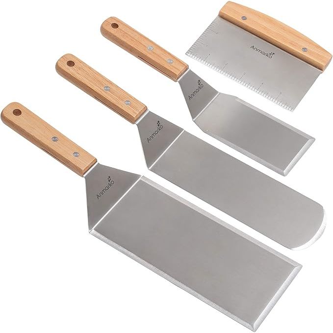 The Professional Stainless Steel Spatula Set is a must-have kitchen tool for any home chef or professional cook. This set includes a cooking spatula turner, grill spatula, and hamburger turner, each measuring 4 x 8 inches.