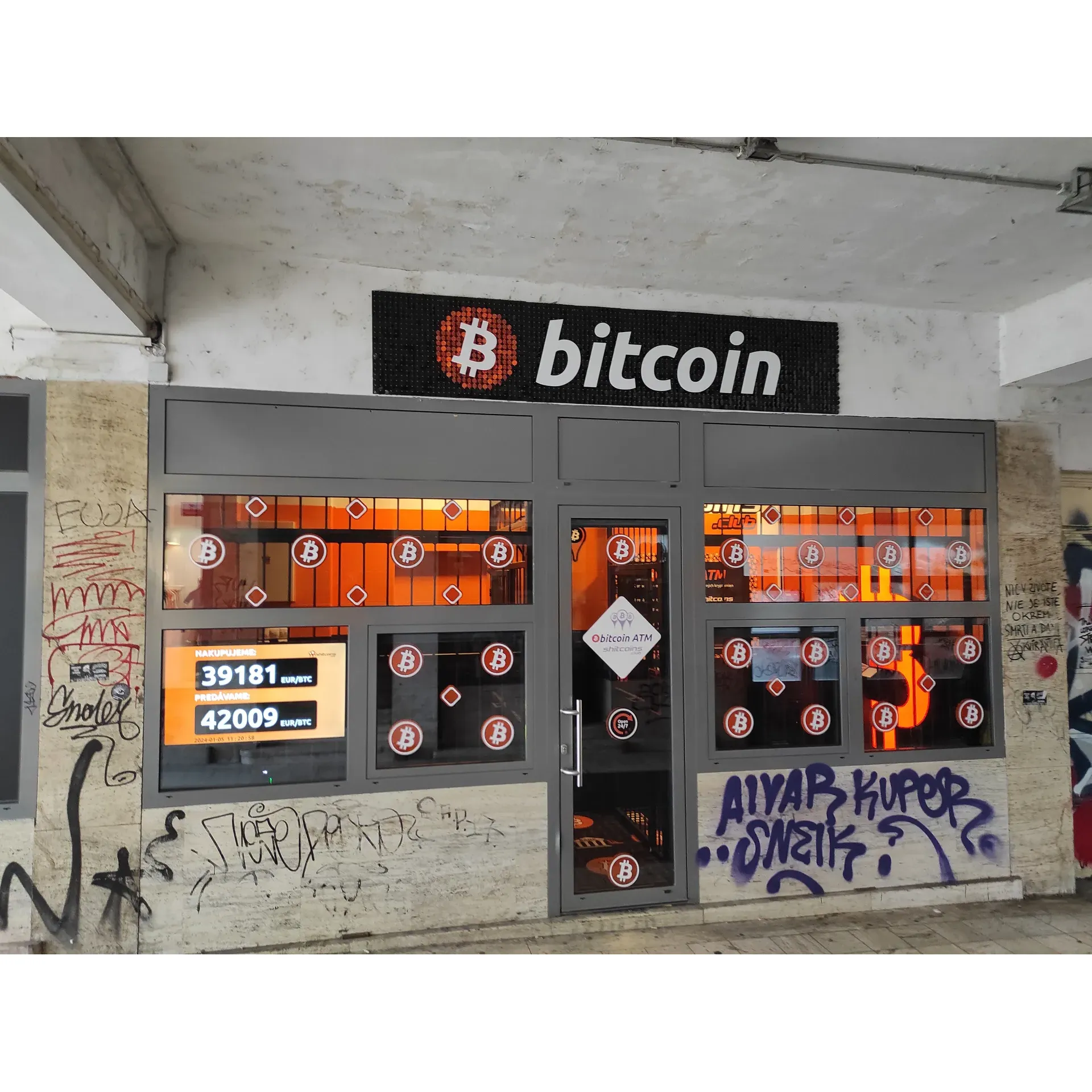 Shitcoins.club stands at the forefront of the cryptocurrency revolution, providing a seamless and user-friendly interface for those looking to immerse themselves in the world of digital currency transactions. Their Bitcoin ATM, also known as Bitcoin Bankomat, is heralded for its ease of use and efficient operation, offering enthusiasts a rapid and straightforward option to convert their euros to Bitcoin.

The Bitcoin ATM by Shitcoins.club is consistently recognized for its proper functioning, marking a trend where Bitcoin ATMs are embraced as the future of convenient and quick financial exchanges. Patrons appreciate the simplicity of the experience, highlighting how easy it is to navigate the system's prompts and complete transactions in a timely manner.

Overall, the favorable reviews suggest that Shitcoins.club is a reliable and user-friendly platform, perfect for those looking to engage with cryptocurrency via an accessible and hassle-free Bitcoin ATM service. Description by ChatGPT.