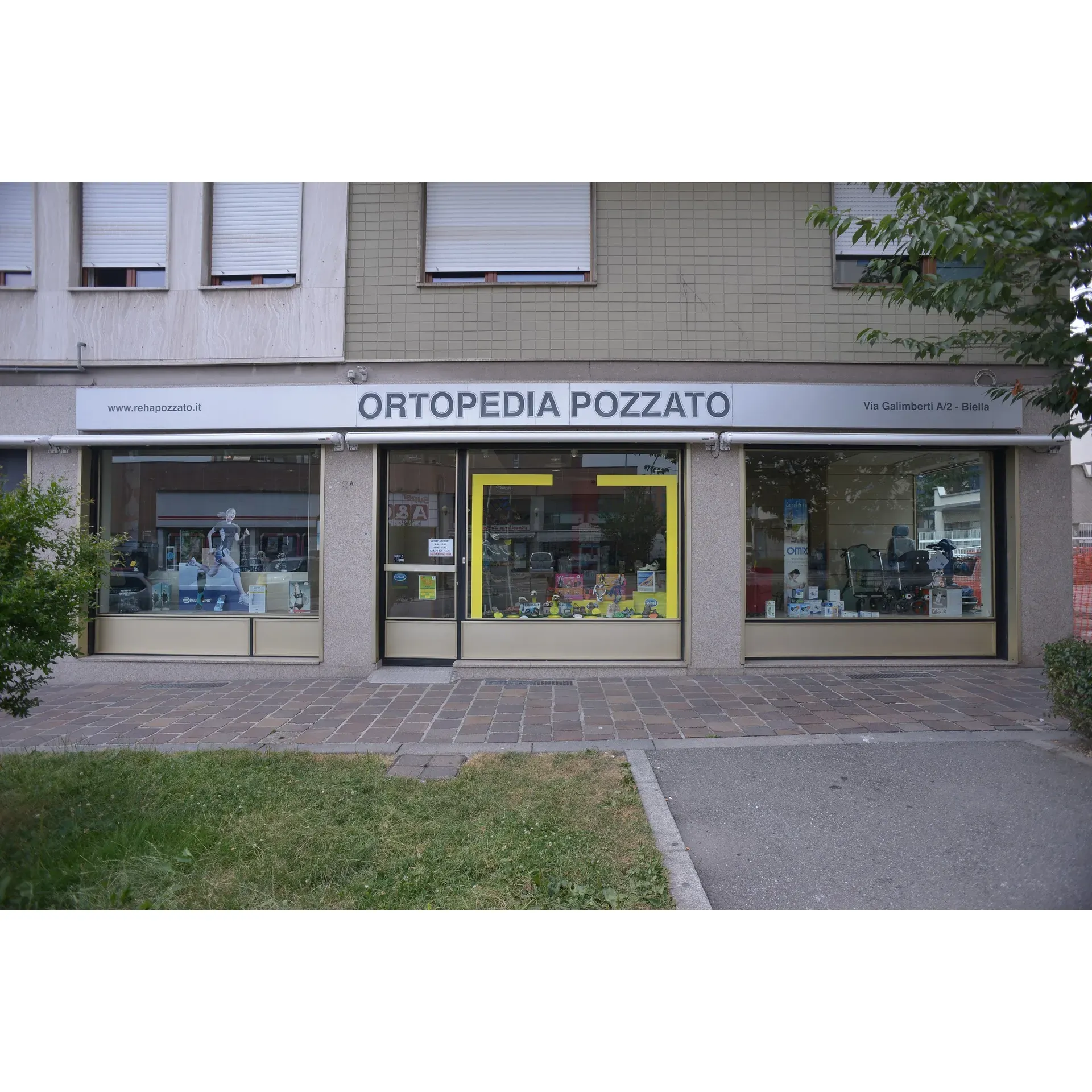 Ortopedia Pozzato is renowned for its highly qualified staff and dedication to customer service, consistently garnering praise for its professionalism and expertise in the field of orthopedic solutions. The establishment stands out for its ability to address and resolve customers' physical ailments with tailored products and services. The team at Ortopedia Pozzato is heralded for its exceptional blend of preparedness and kindness, a combination that has cemented its reputation as a reliable institution in Biella.

Clients frequently commend the personal attention and care they receive, highlighting the staff’s readiness to provide the best advisement for individual needs, such as selecting the optimal work shoes. The store offers a selection of products characterized by quality and effectiveness, earning the trust and satisfaction of its customers. Widely recommended by its patrons, Ortopedia Pozzato is a trusted source for orthopedic needs, where the availability and assistance offered by the team leave a lasting, positive impression. Description by ChatGPT.