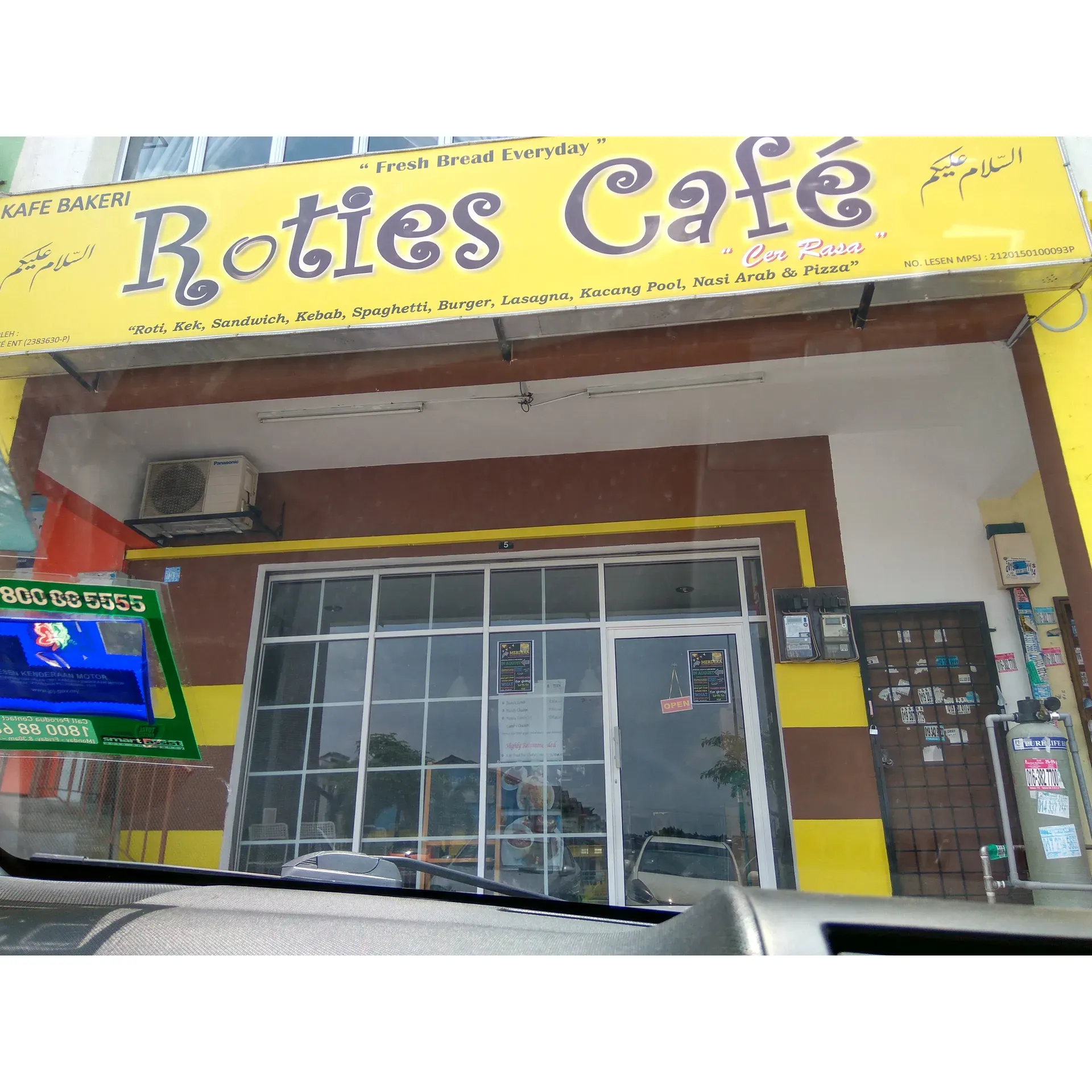 Roties Cafe is a cozy and inviting cafe located in Taman Puncak Jalil, Seri Kembangan, Selangor, Malaysia. The cafe is known for its delicious roti canai, which is a popular Malaysian breakfast dish consisting of flaky, crispy flatbread served with savory curry sauce. In addition to roti canai, Roties Cafe also serves a variety of other Malaysian and Western dishes, including nasi lemak, burgers, and pastas.

The cafe has a casual and relaxed atmosphere, making it a great spot to enjoy a meal with family and friends. The staff at Roties Cafe are friendly and attentive, ensuring that customers have a pleasant dining experience. The cafe is open for breakfast, lunch, and dinner, making it a convenient option for those looking for a tasty meal at any time of day. Overall, Roties Cafe is a popular dining destination in Seri Kembangan for those craving Malaysian comfort food in a cozy setting. Description by ChatGPT.